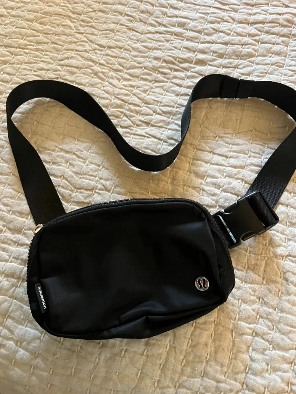 Lulemon Everywhere Belt Bag - Picture 3 of 3